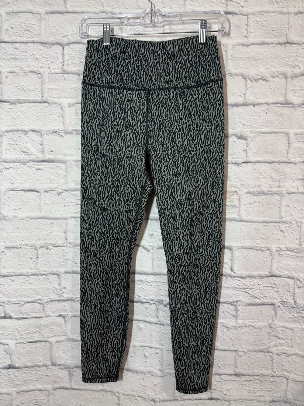 Varley Black & Gray High-Rise Animal-Print Leggings, Medium